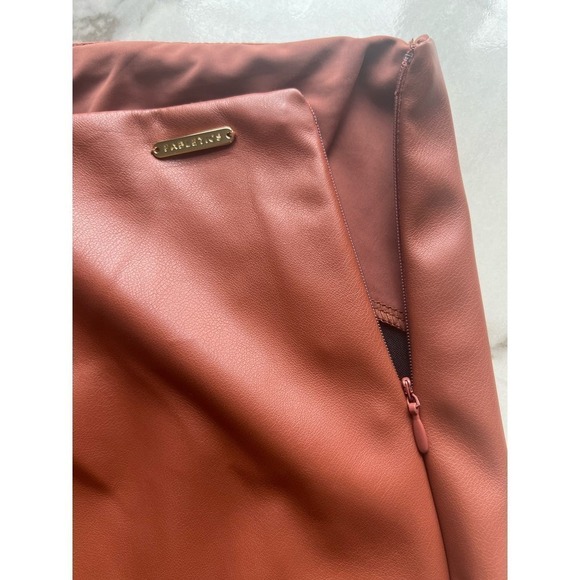 NWT Fabletics Vegan Leather Legging in Mahogany size 2X, High Waist Buttery Soft - Picture 3 of 16